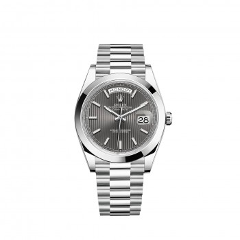Imitation Rolex Day-Date 40 Cadran en platine à motif rayé. Lunette lisse.