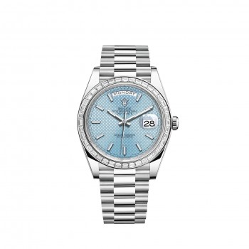 Imitation Rolex Day-Date 40, cadran bleu platine avec lunette sertie de diamants et motif diagonal