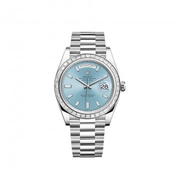 Réplique de Rolex Day-Date 40 en platine, cadran et lunette bleu glacier sertis de diamants