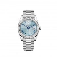Réplique Montre Rolex Day-Date 40 en platine, cadran bleu glacier à motif quadrant, lunette sertie de diamants Réplique Montre Rolex Day-Date 40 en platine, cadran bleu glacier à motif quadrant, lunette sertie de diamants